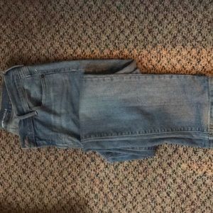 Light wash women’s Jeans